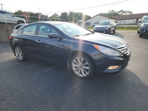 Used 2013 Hyundai Sonata SE FWD image 2