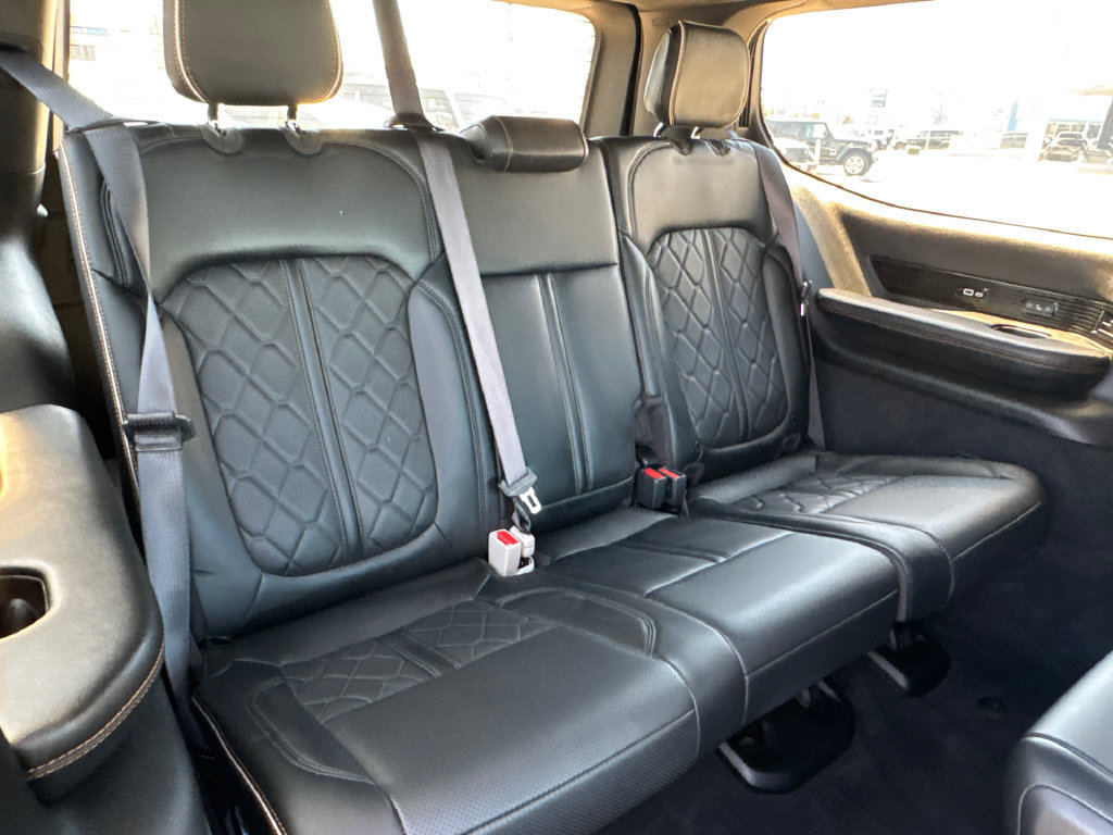 Used 2022 Jeep Grand Wagoneer Series III AWD/4WD image 19