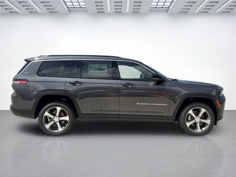 New 2026 Jeep Grand Cherokee L Limited RWD image 2