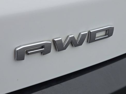 Used 2023 GMC Acadia SLE w/ Driver Convenience Package AWD/4WD image 5