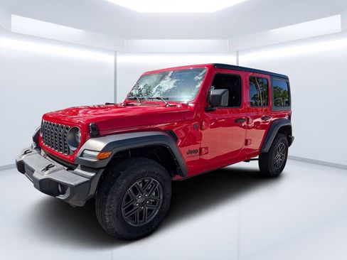 Used 2025 Jeep Wrangler Unlimited Sport AWD/4WD image 7