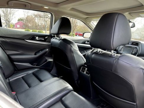 Used 2017 Nissan Maxima 3.5 SL image 19