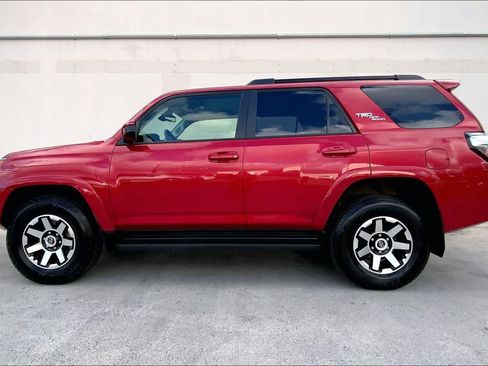Used 2024 Toyota 4Runner TRD Off-Road AWD/4WD image 3