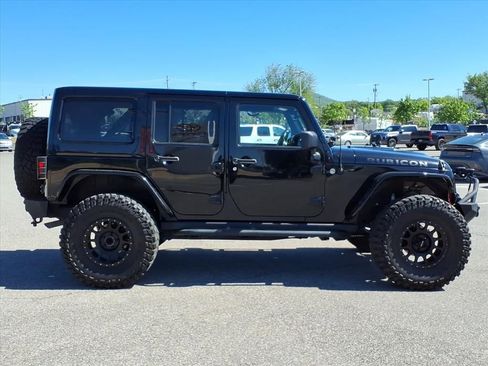 Used 2014 Jeep Wrangler Unlimited Rubicon w/ Connectivity Group AWD/4WD image 3
