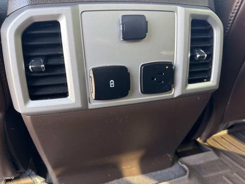 Used 2022 Ford F250 King Ranch w/ King Ranch Ultimate Package AWD/4WD image 17