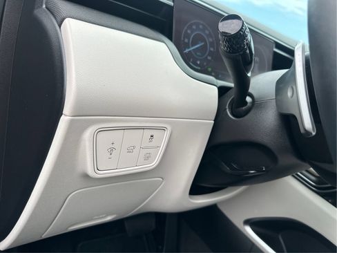 Certified 2024 Hyundai Tucson Limited AWD/4WD image 19