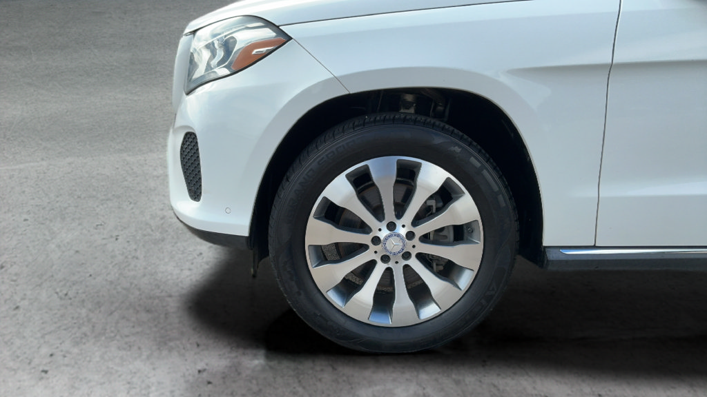 Used 2017 Mercedes-Benz GLS 450 4MATIC image 25