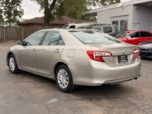 Used 2014 Toyota Camry LE FWD image 6