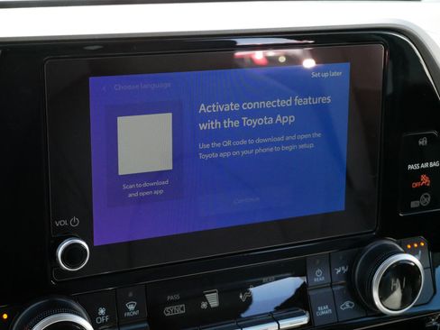 Certified 2026 Toyota Highlander XLE image 22