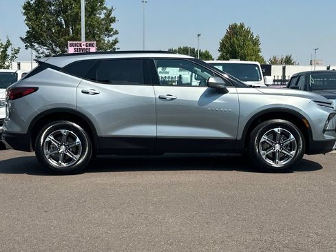 Used 2024 Chevrolet Blazer LT w/ Convenience Package AWD/4WD image 3