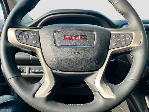 Used 2023 GMC Acadia Denali w/ Denali Technology Package AWD/4WD image 11