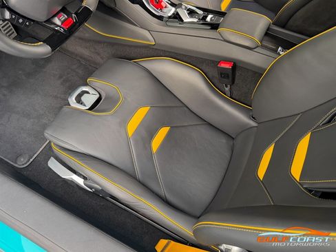 Used 2021 Lamborghini Huracan EVO RWD image 24