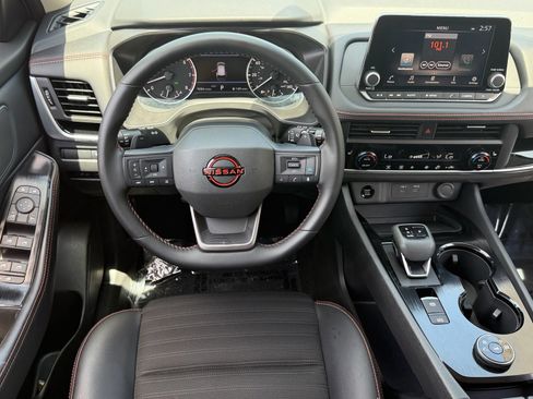 Certified 2026 Nissan Rogue SV AWD/4WD image 12