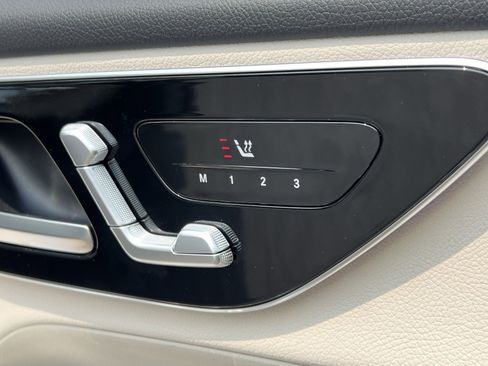 Certified 2025 Mercedes-Benz GLC 300 4MATIC image 33