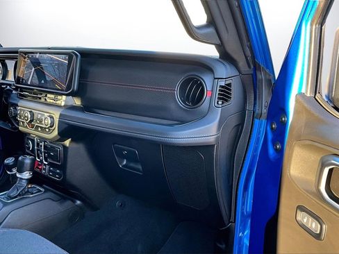 Certified 2024 Jeep Wrangler Unlimited Rubicon w/ Technology Group image 20