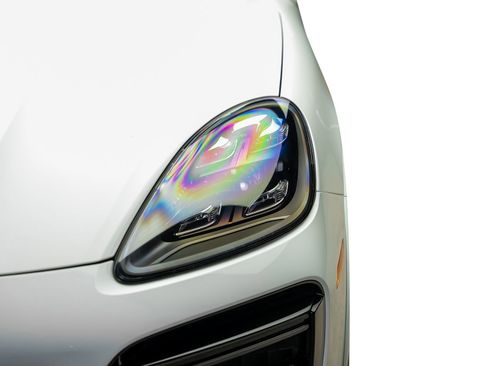 Used 2022 Porsche Cayenne Turbo S AWD/4WD image 4
