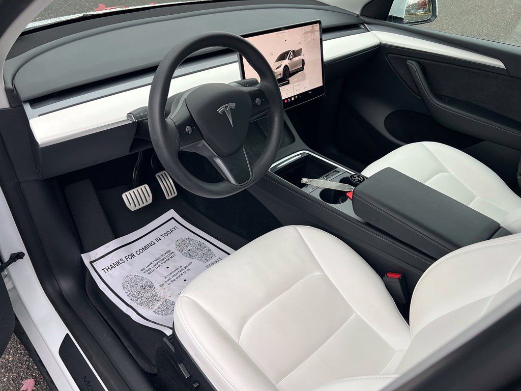 Used 2023 Tesla Model Y Performance AWD/4WD image 13