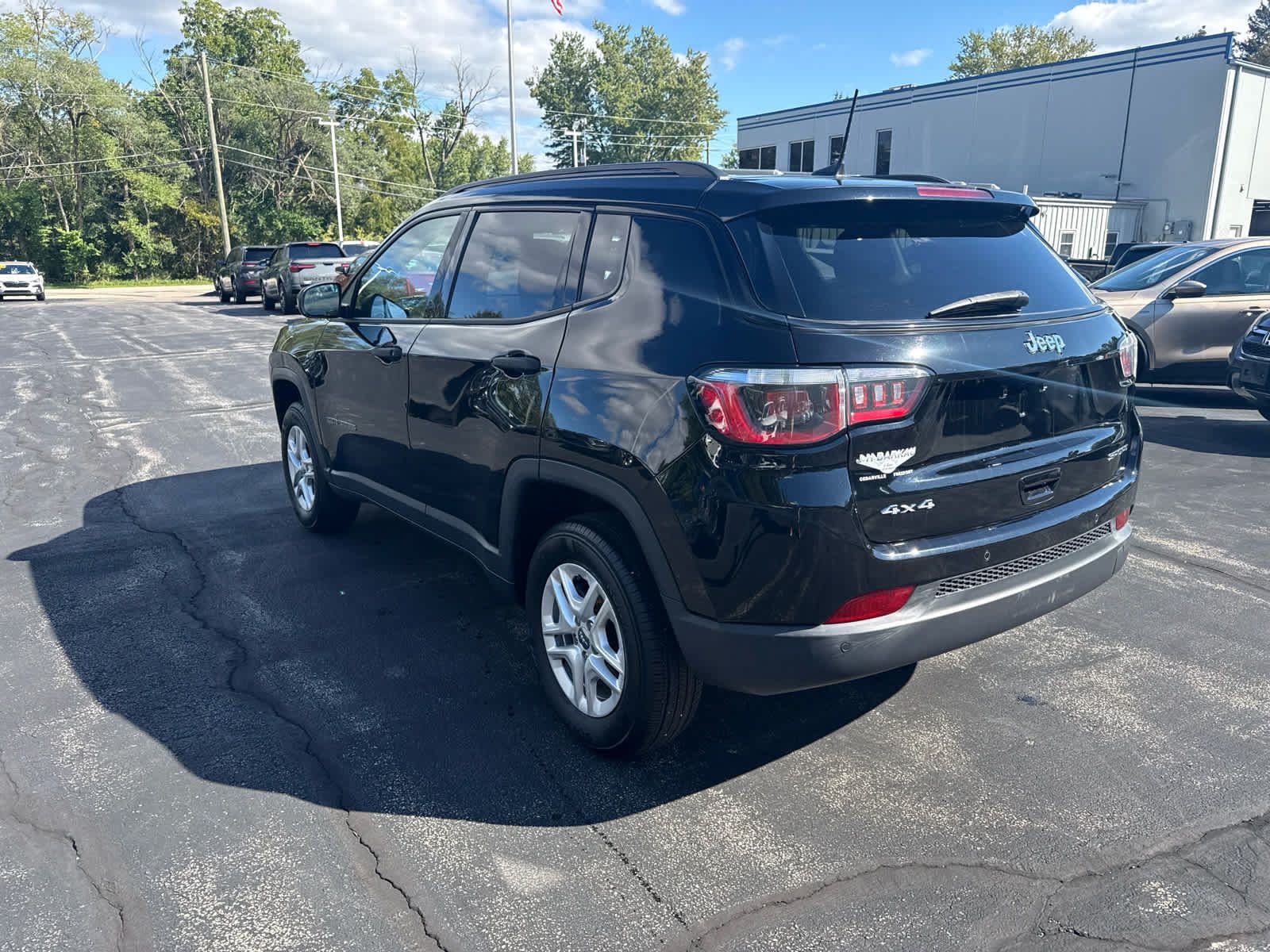 Used 2017 Jeep Compass Sport w/ Cold Weather Group AWD/4WD image 5