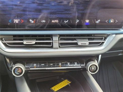 Used 2024 Chevrolet Equinox EV LT image 20