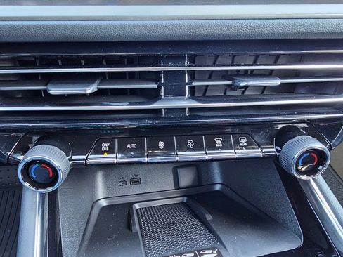 New 2026 Chevrolet Traverse LT w/ Enhanced Driving Package FWD image 29
