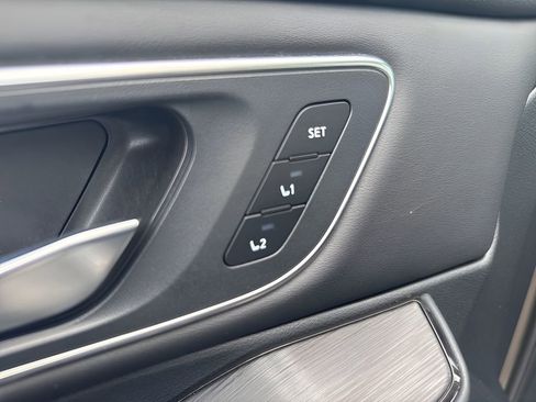 Used 2025 Nissan Rogue Platinum FWD image 15