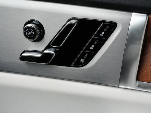 New 2026 Cadillac Vistiq Sport w/ LPO, Floor Liner Package image 16