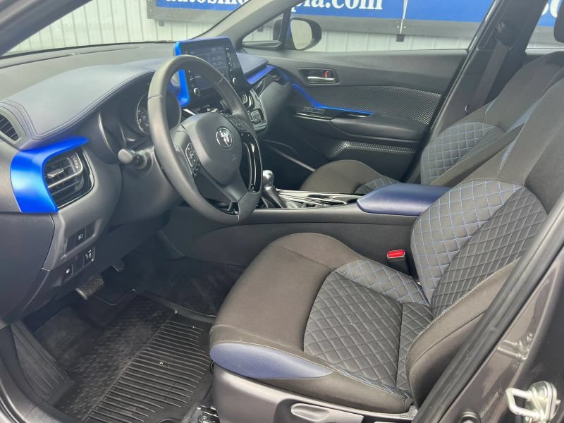 Used 2021 Toyota C-HR XLE FWD image 19