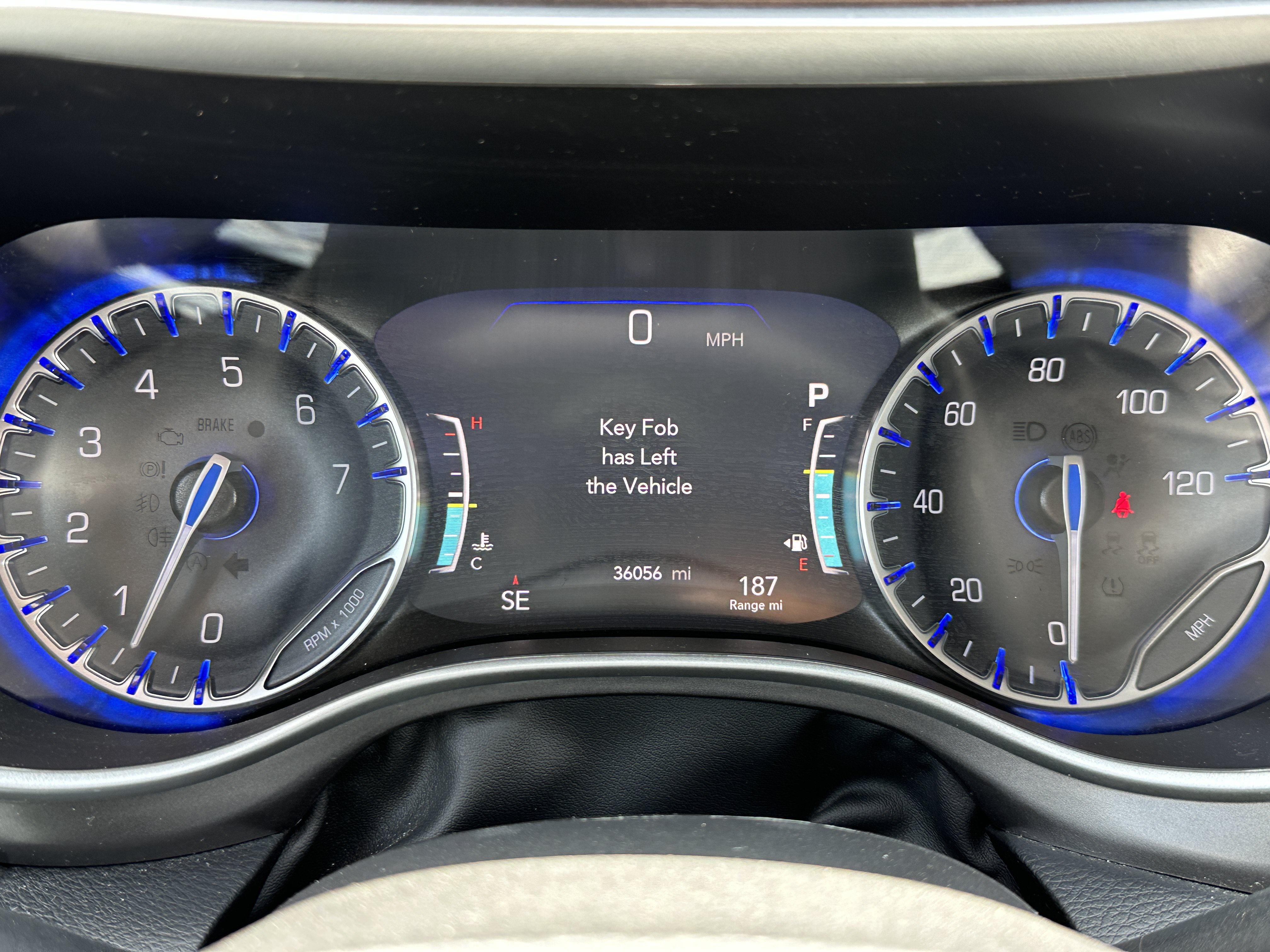 Used 2024 Chrysler Pacifica Touring-L FWD image 27