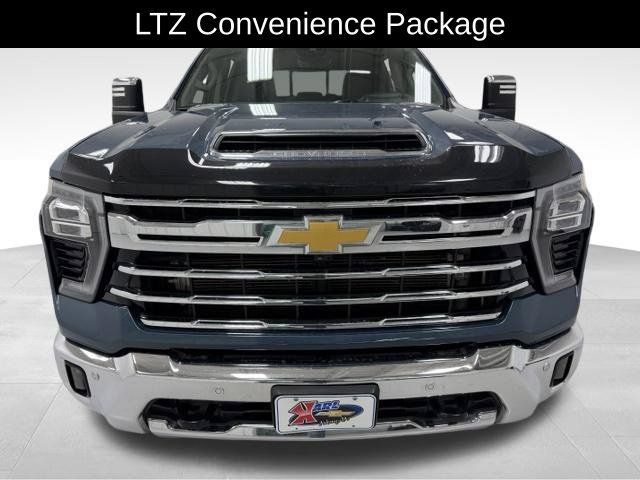 Certified 2024 Chevrolet Silverado 3500 LTZ w/ LTZ Premium Package AWD/4WD image 7