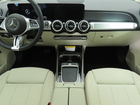 New 2026 Mercedes-Benz GLB 250 GLB 250 image 13