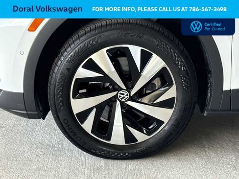 Certified 2023 Volkswagen ID.4 Pro AWD/4WD image 11