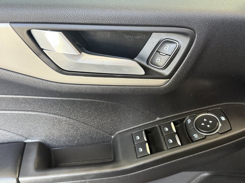 Used 2021 Ford Escape SE FWD image 22