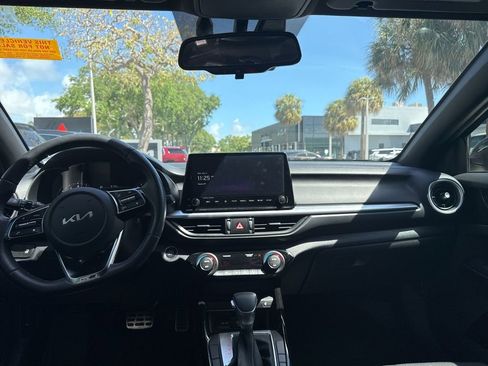 Used 2023 Kia Forte GT-Line w/ GT-Line Premium Package image 13