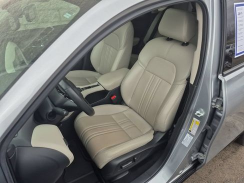 Used 2023 Honda HR-V EX-L image 17