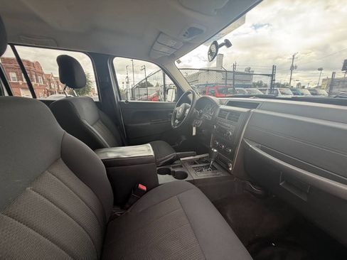 Used 2012 Jeep Liberty Sport AWD/4WD image 32