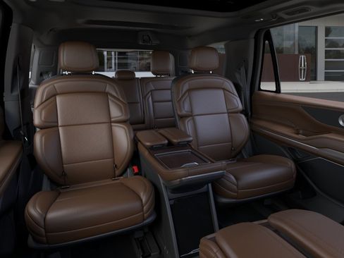 New 2026 Lincoln Navigator Reserve AWD/4WD image 11