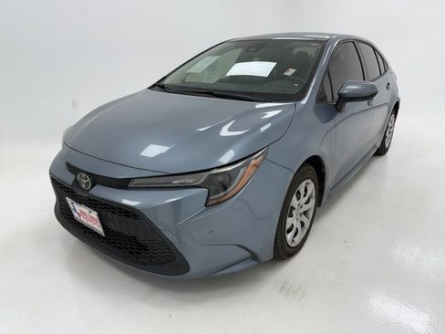 Used 2021 Toyota Corolla LE w/ Carpet Mat Package (TMS) image 4