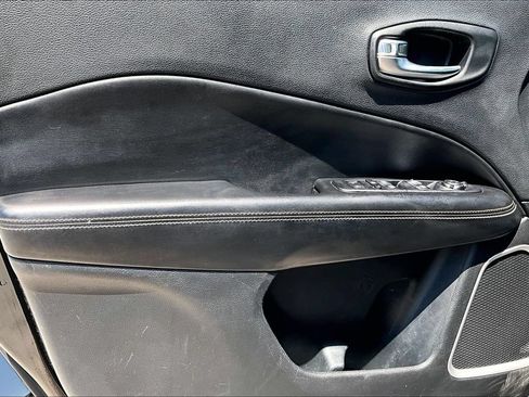 Used 2019 Jeep Compass Sport AWD/4WD image 21