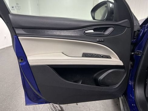 Used 2020 Alfa Romeo Stelvio AWD w/ Nero Edizione image 23