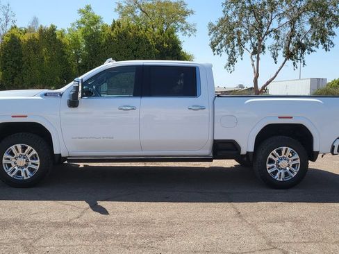 Used 2022 GMC Sierra 2500 Denali w/ Denali Ultimate Package AWD/4WD image 7
