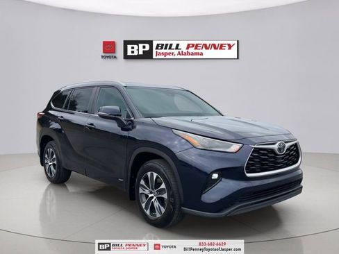 Used 2025 Toyota Highlander XLE image 7