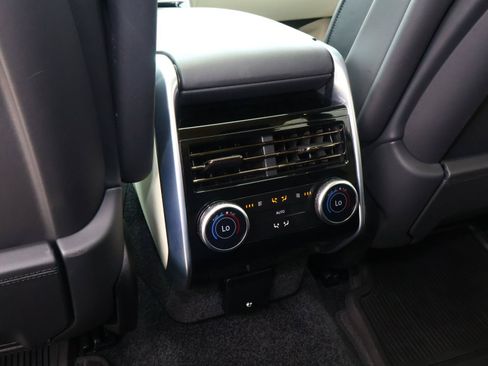 Used 2024 Land Rover Range Rover SE AWD/4WD image 13