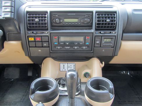 Used 2004 Land Rover Discovery S AWD/4WD image 15