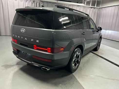 Used 2025 Hyundai Santa Fe SEL FWD image 7