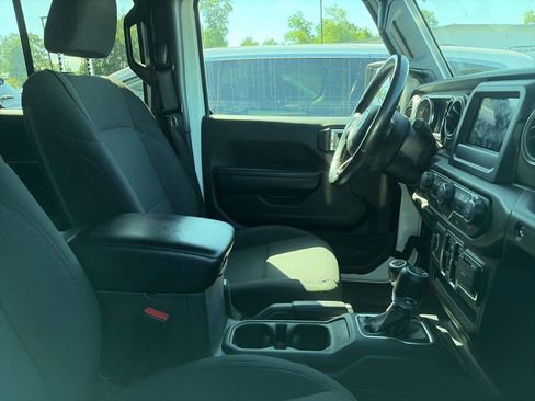 Used 2022 Jeep Wrangler Unlimited Sport AWD/4WD image 12