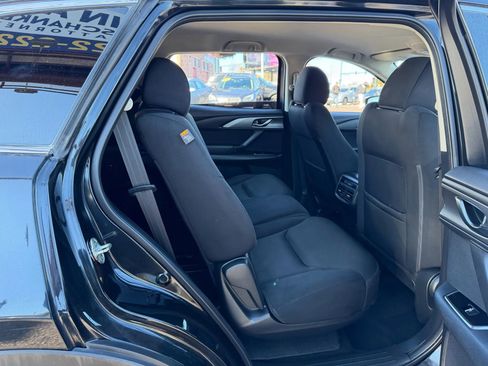 Used 2018 MAZDA CX-9 Sport image 16