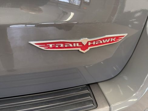 Used 2020 Jeep Grand Cherokee Trailhawk w/ Trailhawk Luxury Group image 25