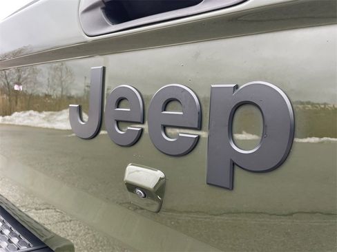 Used 2023 Jeep Gladiator Sport S image 42