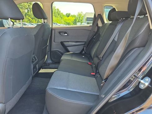 Used 2023 Nissan Rogue SV FWD image 11