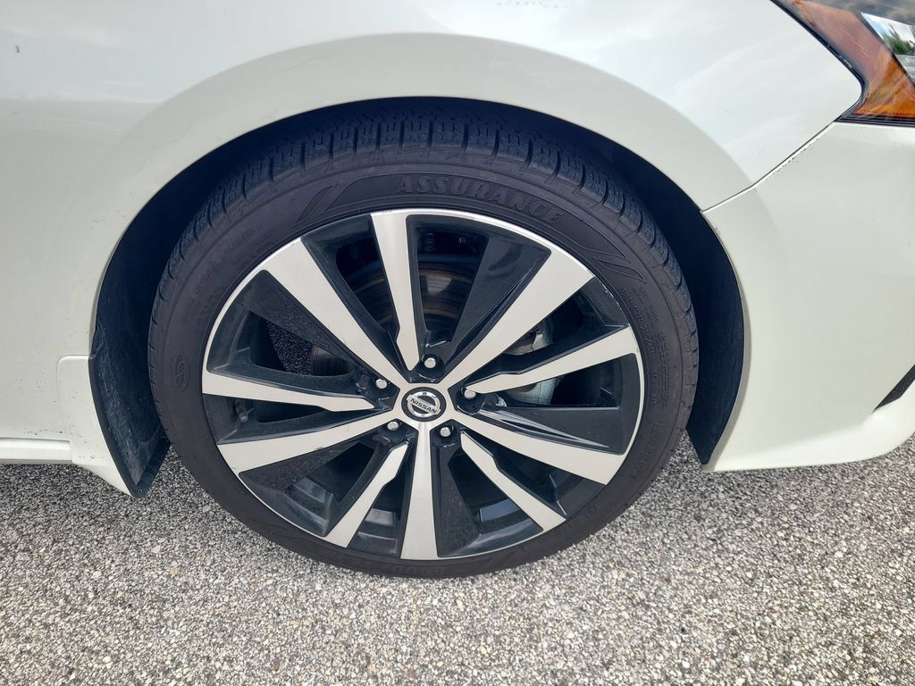 Certified 2020 Nissan Altima 2.5 Platinum FWD image 10